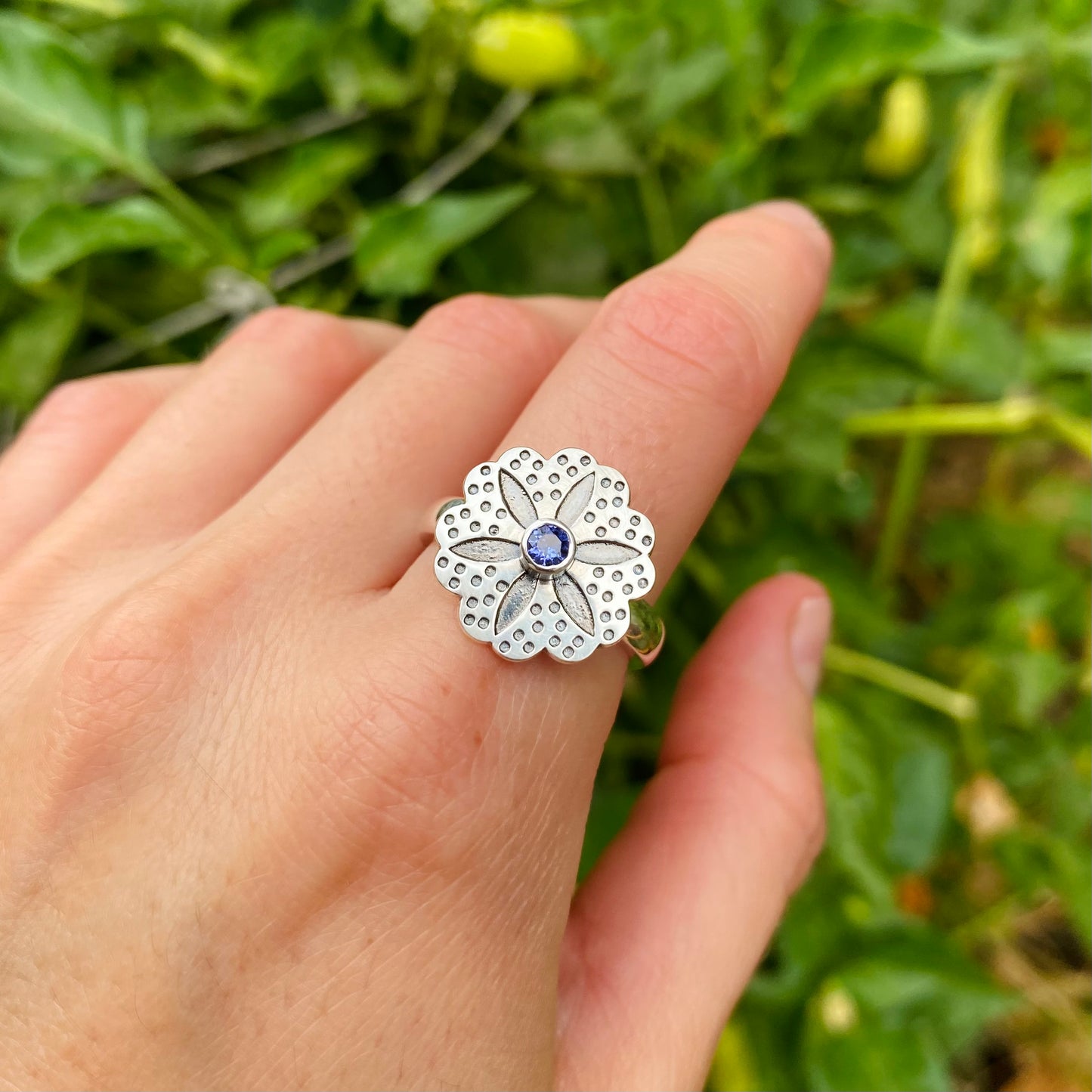 ANILLO FLORECE TANZANITA
