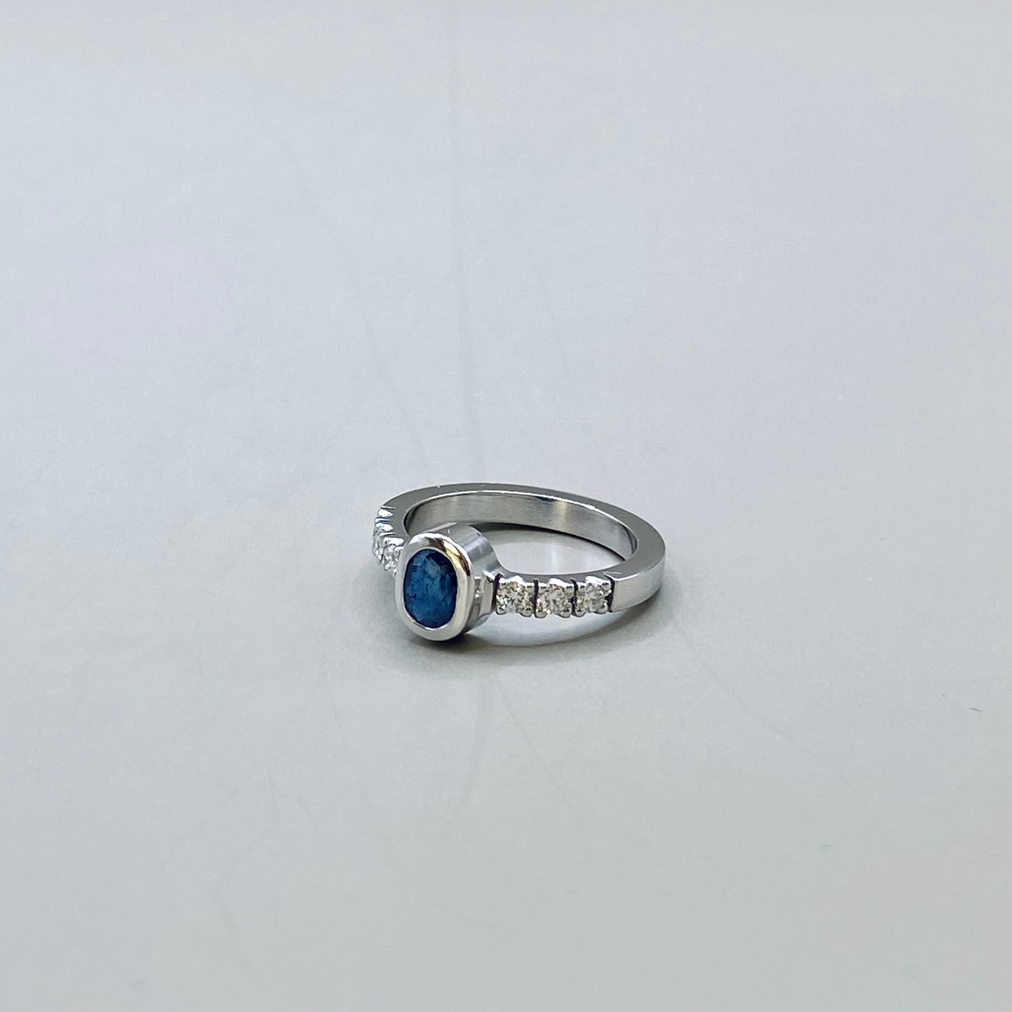 ANILLO VEGA