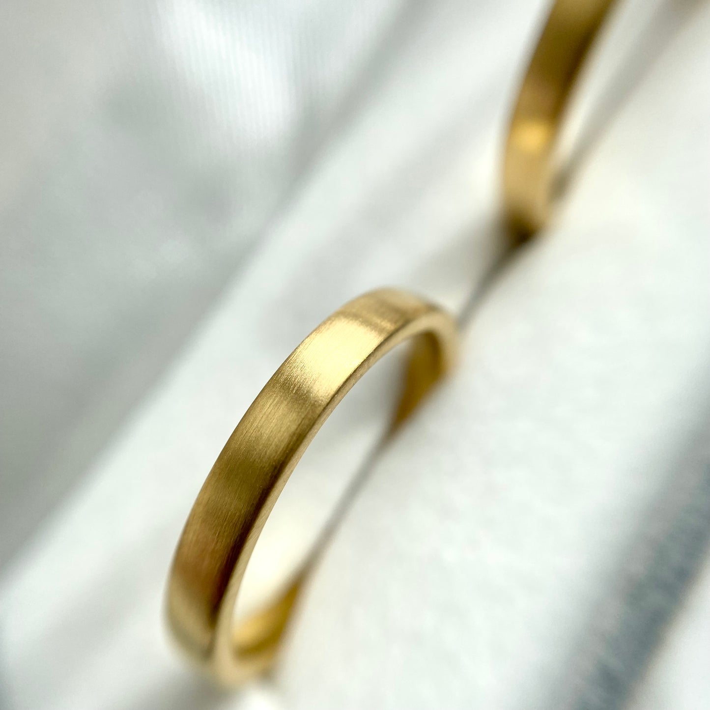 ARGOLLAS CUADRADAS OA 18K