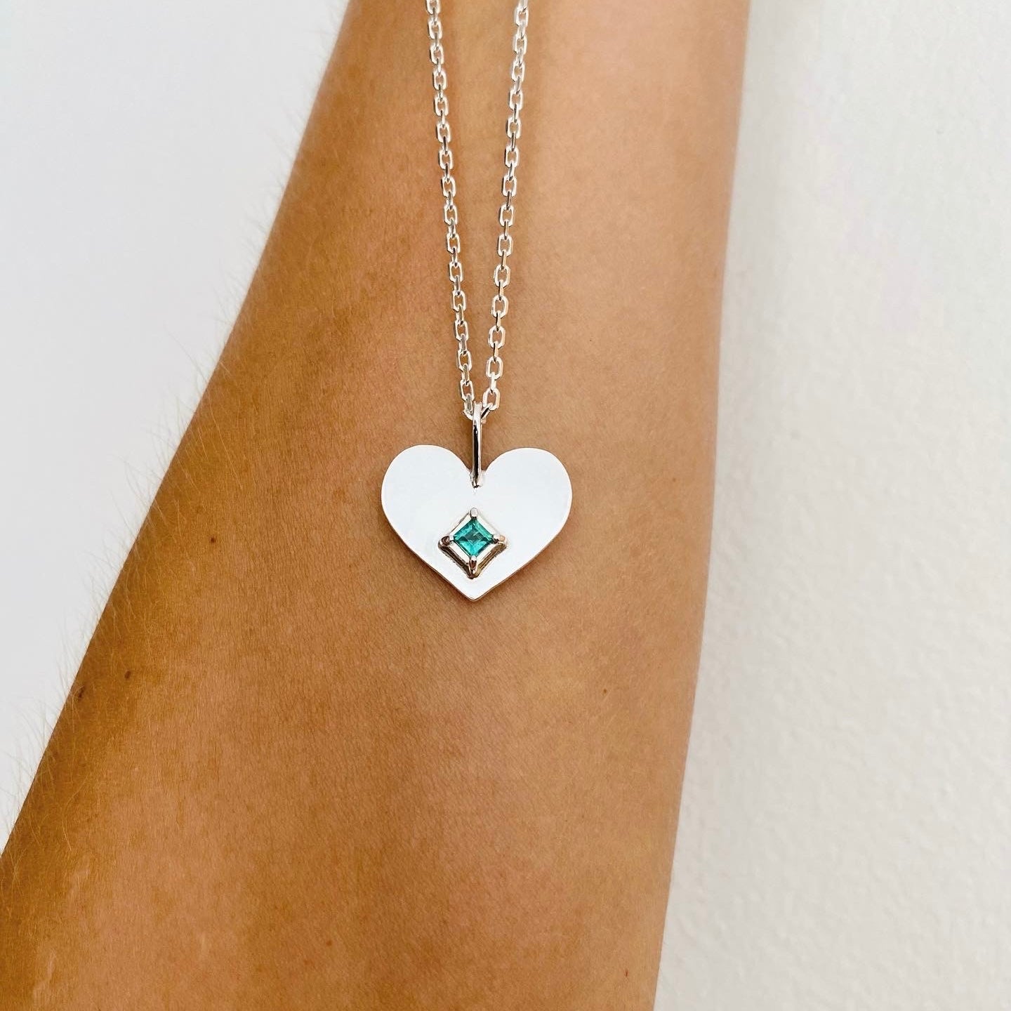 COLGANTE ESENCIA CORAZÓN M ESMERALDA