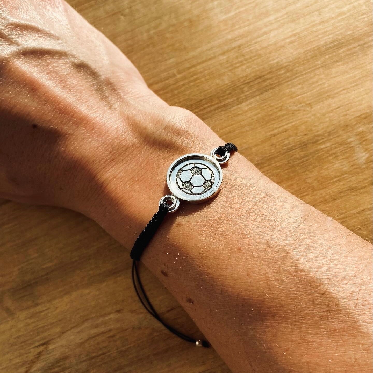 PULSERA FÚTBOL MACRAMÉ